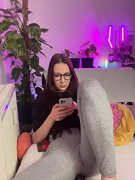 Trixie-Tainted online show from 01-08-25, 09:42