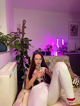 Trixie-Tainted online show from 01-10-25, 07:21