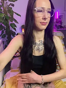 Trixie-Tainted online show from 02-06-25, 12:48