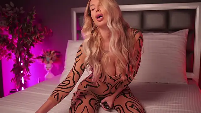 Rachel Quinn  online show from 01-29-25, 04:58