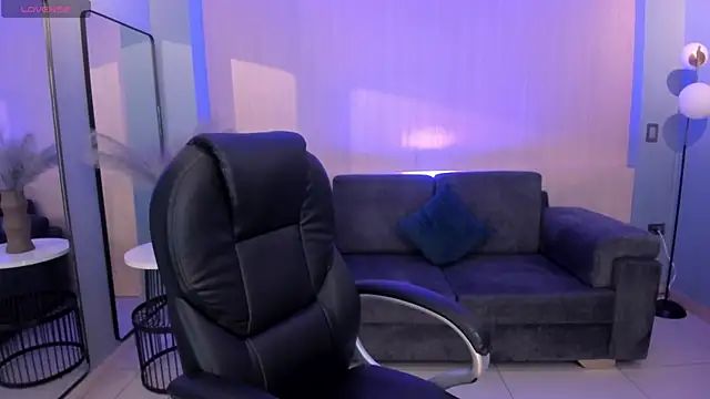 Snapshot of MorganHicks chatting on 01-31-25, 11:35 MorganHicks online show from 01-31-25, 11:35