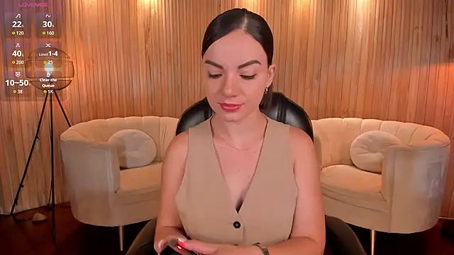 Snapshot of MorganHicks chatting on 10-19-25, 05:35 MorganHicks online show from 10-19-25, 05:35