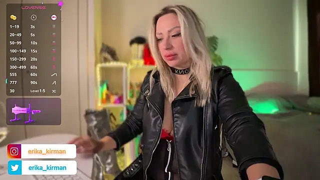 Snapshot of Erika_Kirman chatting on 03-22-25, 04:58 Erika Kirman online show from 03-22-25, 04:58