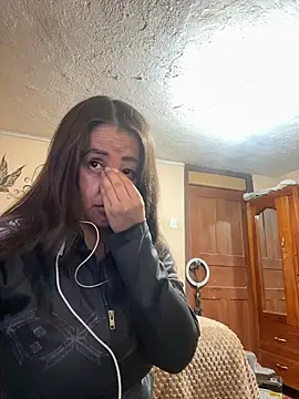 latinfemale online show from 10-22-25, 11:26