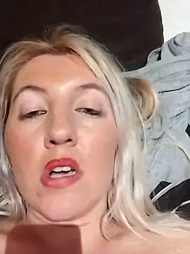 Snapshot of Mllesha74000 chatting on 02-23-25, 02:46 Mllesha74000 online show from 02-23-25, 02:46