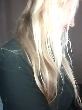 Snapshot of Mllesha74000 chatting on 12-02-25, 03:18 Mllesha74000 online show from 12-02-25, 03:18