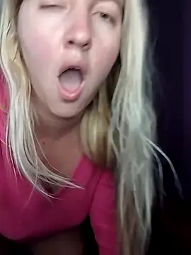 Snapshot of Mllesha74000 chatting on 12-21-25, 02:02 Mllesha74000 online show from 12-21-25, 02:02