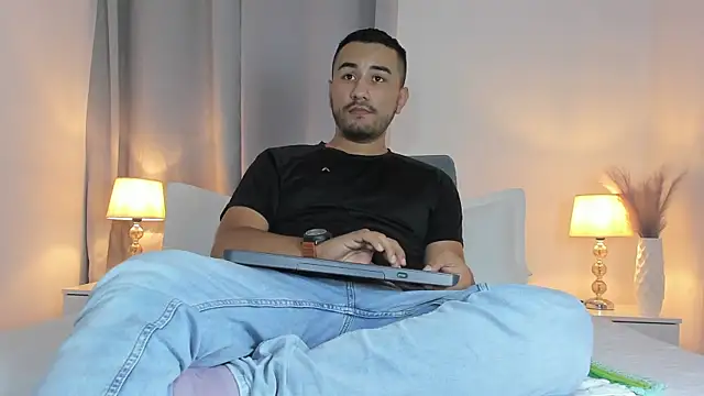 Snapshot of Nick_Moca chatting on 01-04-25, 07:55 Nick Moca online show from 01-04-25, 07:55