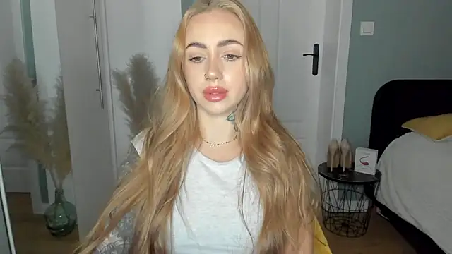 sexyCoralie online show from 04-10-26, 06:51