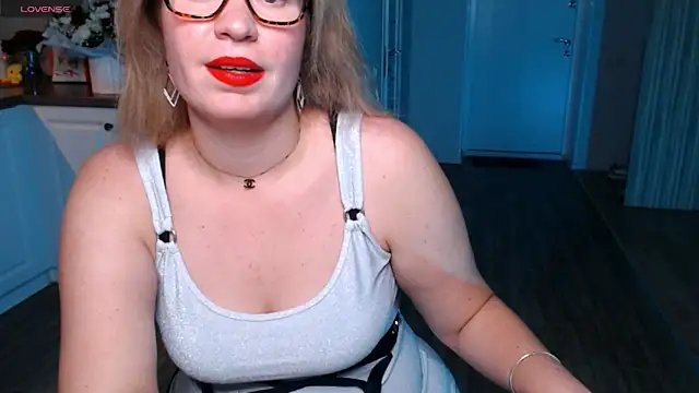 HotTiffani online show from 09-10-25, 03:23