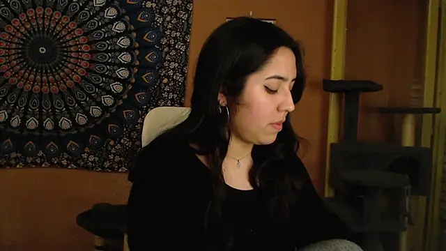 Snapshot of IntimateTales chatting on 12-05-24, 01:36 IntimateTales online show from 12-05-24, 01:36