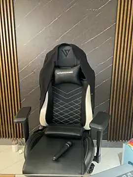 KellyBrooklyn  online show from 10-28-25, 03:14