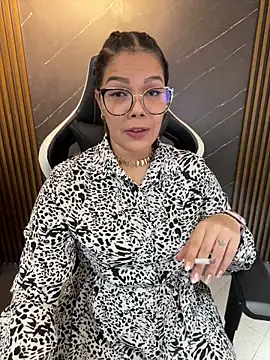 Snapshot of KellyBrooklyn_ chatting on 02-21-26, 03:57 KellyBrooklyn online show from 02-21-26, 03:57