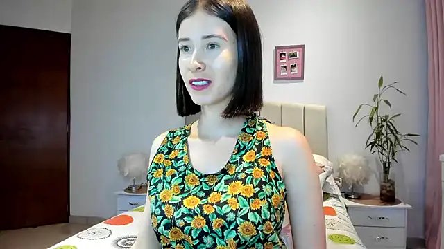 Snapshot of macarena_vallejo chatting on 12-05-24, 01:36 macarena vallejo online show from 12-05-24, 01:36