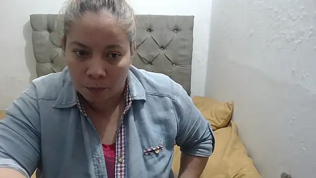 Snapshot of tiffany_horny_1 chatting on 12-14-25, 09:36 tiffany horny 1 online show from 12-14-25, 09:36