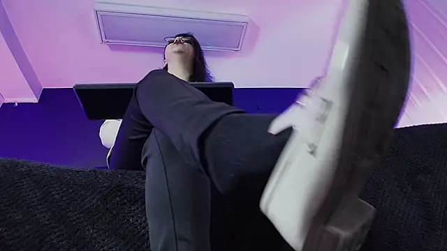  Jade 16 online show from 03-26-26, 11:49