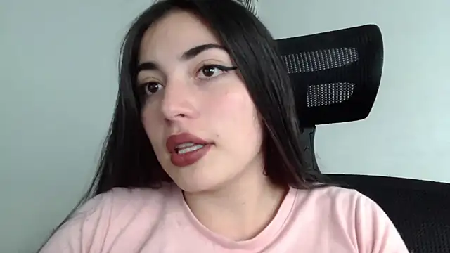 Snapshot of Honey_Aynur20 chatting on 12-06-24, 08:18 Honey Aynur20 online show from 12-06-24, 08:18