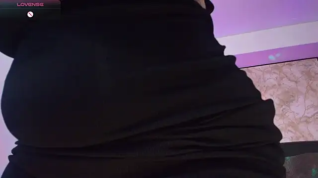 JuliRamirez online show from 11-30-25, 01:37