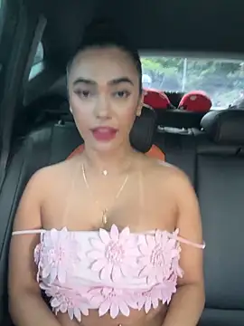 Snapshot of emma_andrew1 chatting on 09-21-25, 06:20 emma andrew1 online show from 09-21-25, 06:20