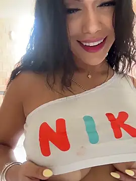 Snapshot of emma_andrew1 chatting on 09-24-25, 04:10 emma andrew1 online show from 09-24-25, 04:10