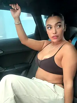 Snapshot of emma_andrew1 chatting on 11-16-25, 05:18 emma andrew1 online show from 11-16-25, 05:18