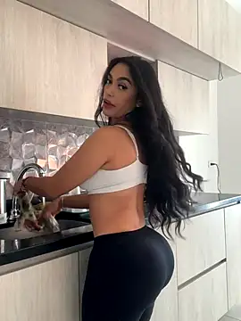 Snapshot of emma_andrew1 chatting on 11-23-25, 07:57 emma andrew1 online show from 11-23-25, 07:57