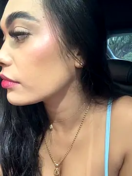 Snapshot of emma_andrew1 chatting on 11-24-25, 05:23 emma andrew1 online show from 11-24-25, 05:23