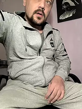 Snapshot of DanielOhCool chatting on 12-06-24, 04:17 DanielOhCool online show from 12-06-24, 04:17