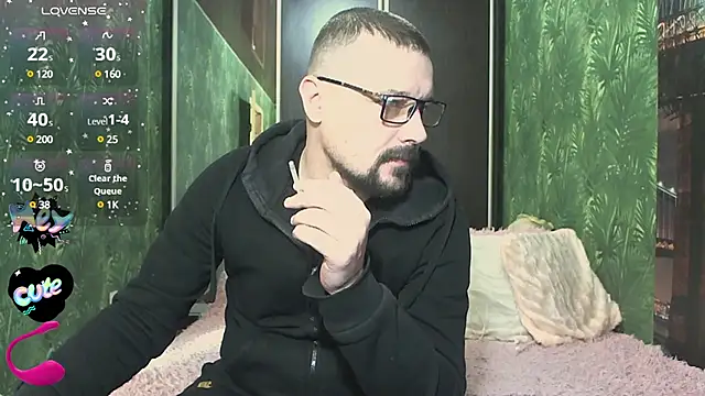 Snapshot of DanielOhCool chatting on 12-14-24, 11:07 DanielOhCool online show from 12-14-24, 11:07