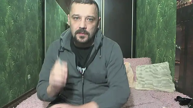 Snapshot of DanielOhCool chatting on 12-16-24, 09:24 DanielOhCool online show from 12-16-24, 09:24