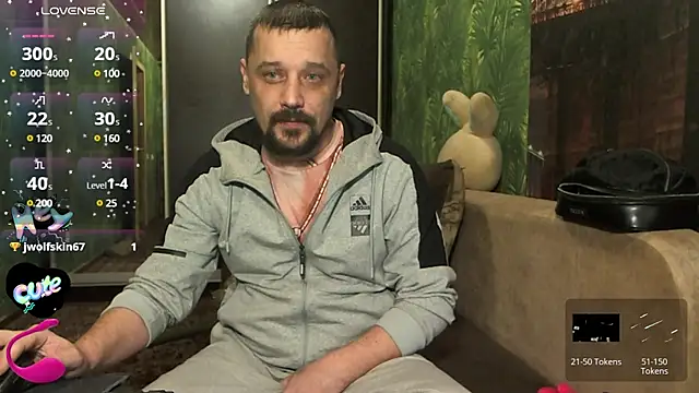 Snapshot of DanielOhCool chatting on 12-23-24, 11:25 DanielOhCool online show from 12-23-24, 11:25