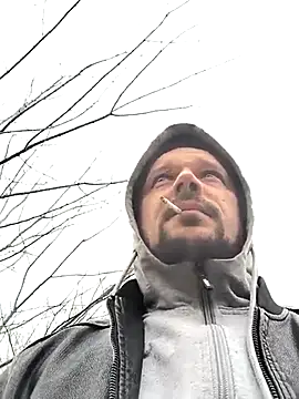 Snapshot of DanielOhCool chatting on 03-11-25, 08:09 DanielOhCool online show from 03-11-25, 08:09