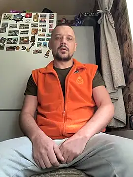 Snapshot of DanielOhCool chatting on 09-21-25, 07:21 DanielOhCool online show from 09-21-25, 07:21