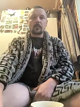 Snapshot of DanielOhCool chatting on 10-09-25, 06:33 DanielOhCool online show from 10-09-25, 06:33