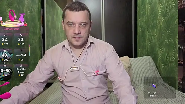 Snapshot of DanielOhCool chatting on 10-18-25, 06:48 DanielOhCool online show from 10-18-25, 06:48