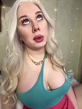 LaraHollywood online show from 02-19-25, 03:06