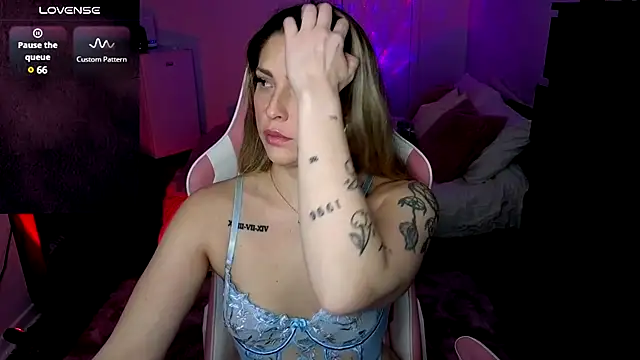 Snapshot of queenxlexy chatting on 01-29-25, 05:56 queenxlexy online show from 01-29-25, 05:56