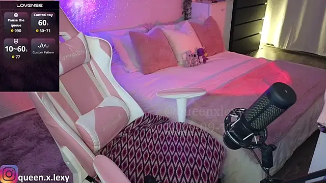 Snapshot of queenxlexy chatting on 09-12-25, 05:13 queenxlexy online show from 09-12-25, 05:13