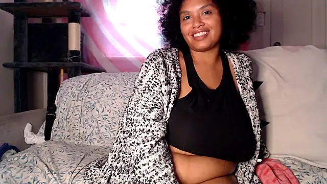 Snapshot of TasteeKitty chatting on 10-04-25, 07:23 TasteeKitty online show from 10-04-25, 07:23