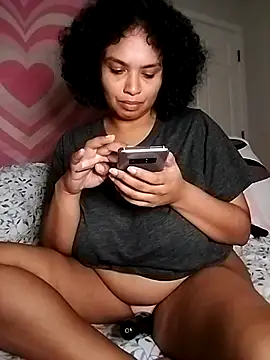 Snapshot of TasteeKitty chatting on 10-18-25, 09:10 TasteeKitty online show from 10-18-25, 09:10