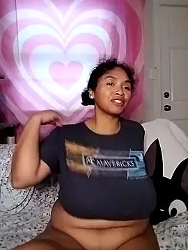 Snapshot of TasteeKitty chatting on 10-27-25, 04:22 TasteeKitty online show from 10-27-25, 04:22