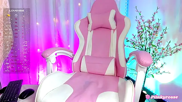 Snapshot of rosseblondee chatting on 03-09-25, 04:49 rosseblondee online show from 03-09-25, 04:49