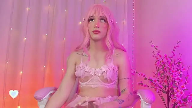 Snapshot of rosseblondee chatting on 10-17-25, 12:25 rosseblondee online show from 10-17-25, 12:25