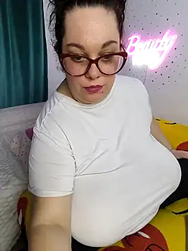 Snapshot of SenzualHotM chatting on 03-01-25, 02:37 SenzualHotM online show from 03-01-25, 02:37