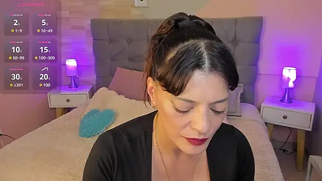 Snapshot of _Abril_W chatting on 02-07-25, 12:09 Abril W online show from 02-07-25, 12:09
