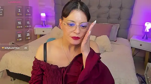 Snapshot of _Abril_W chatting on 02-18-25, 04:48 Abril W online show from 02-18-25, 04:48