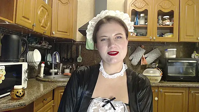 Snapshot of LizaCakes chatting on 10-16-25, 12:17 LizaCakes online show from 10-16-25, 12:17