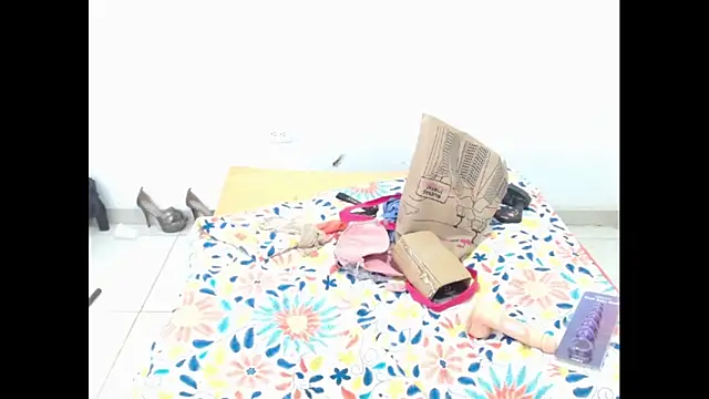 keyklin1 online show from 12-20-25, 01:29