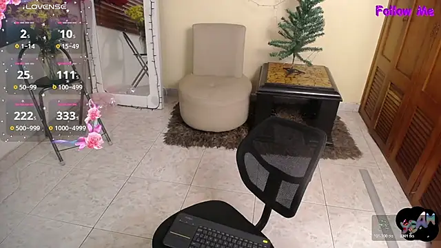 NicoleSantana online show from 11-27-25, 09:06