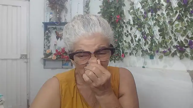 FunnyGrandma online show from 12-17-24, 12:23